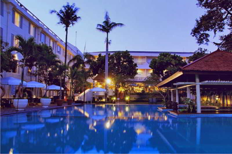 Hotel New Saphir Yogyakarta Dış mekan fotoğraf